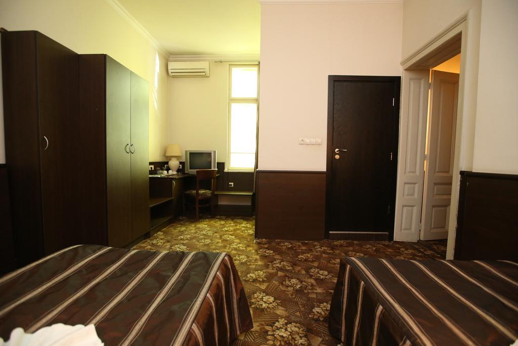 Hotel & Restaurant The House โซเฟีย ภายนอก รูปภาพ