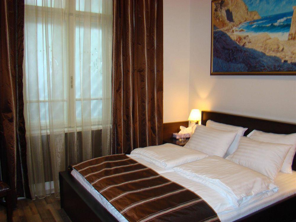 Hotel & Restaurant The House โซเฟีย ภายนอก รูปภาพ
